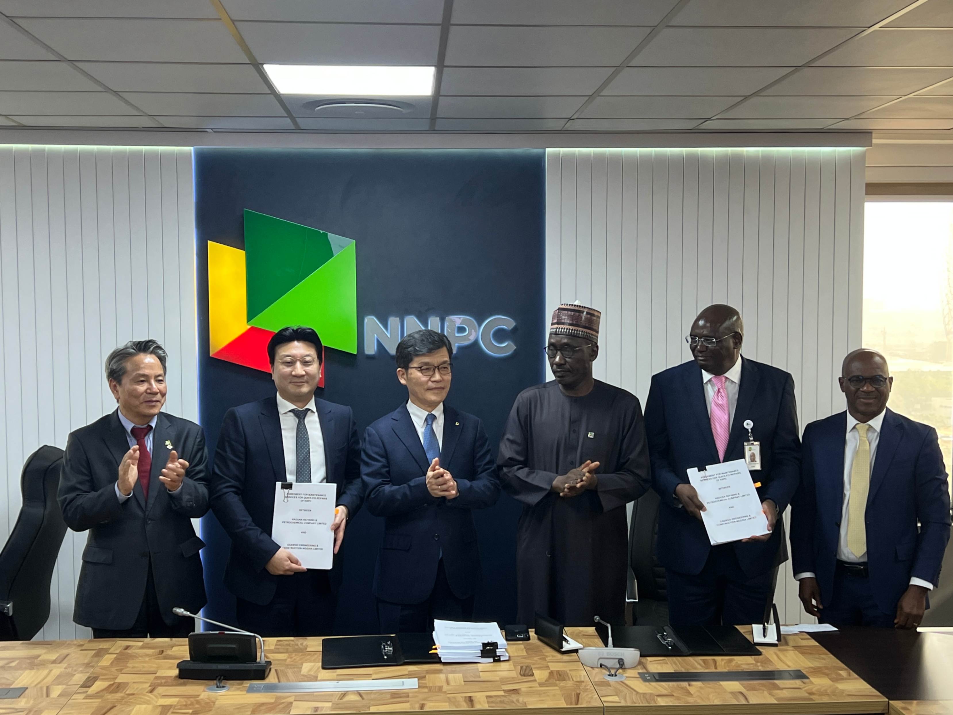 NNPC, Daewoo signs agreement to fix Kaduna refinery